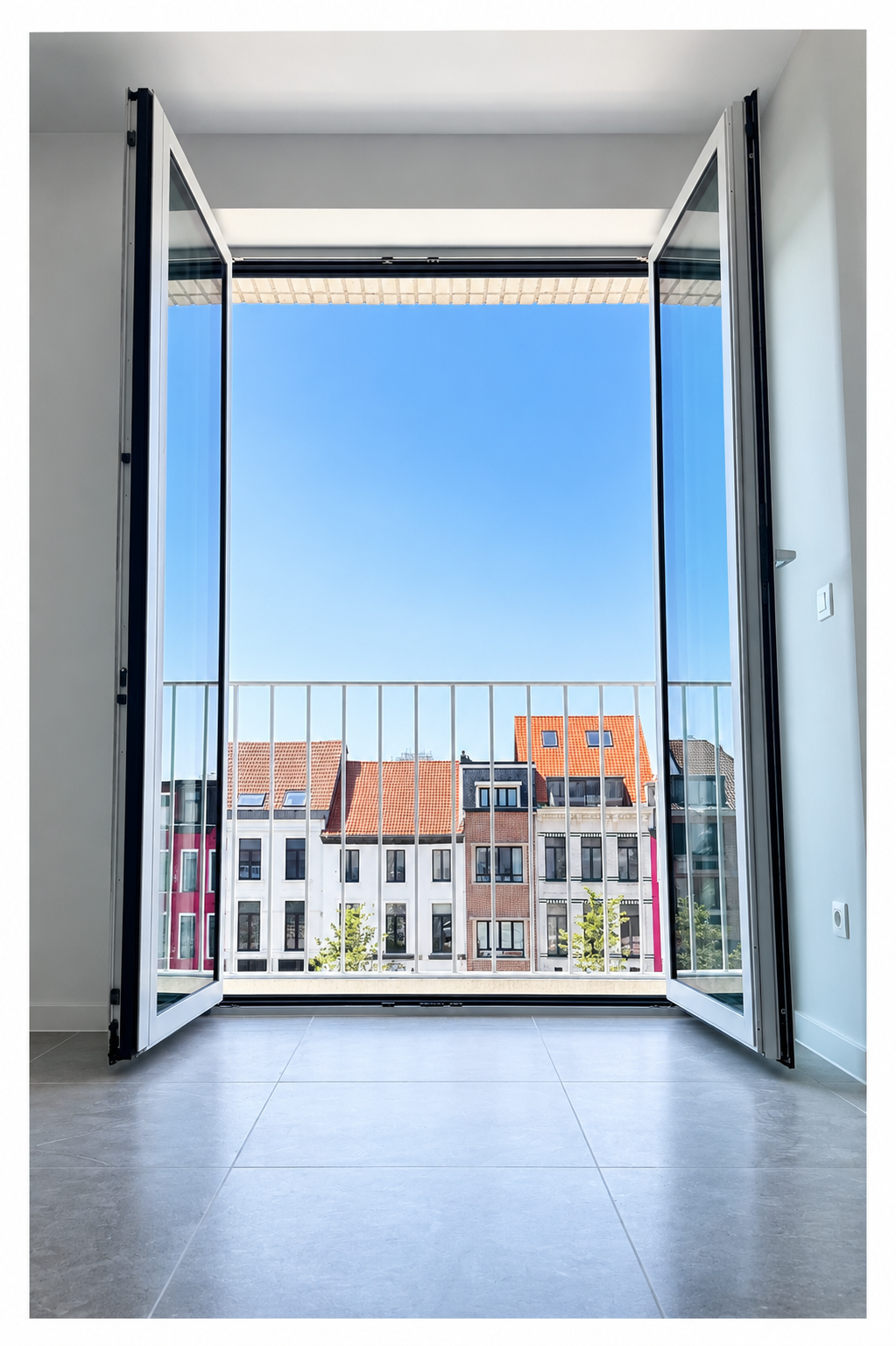 Openslaande deuren naar het balkon – foto